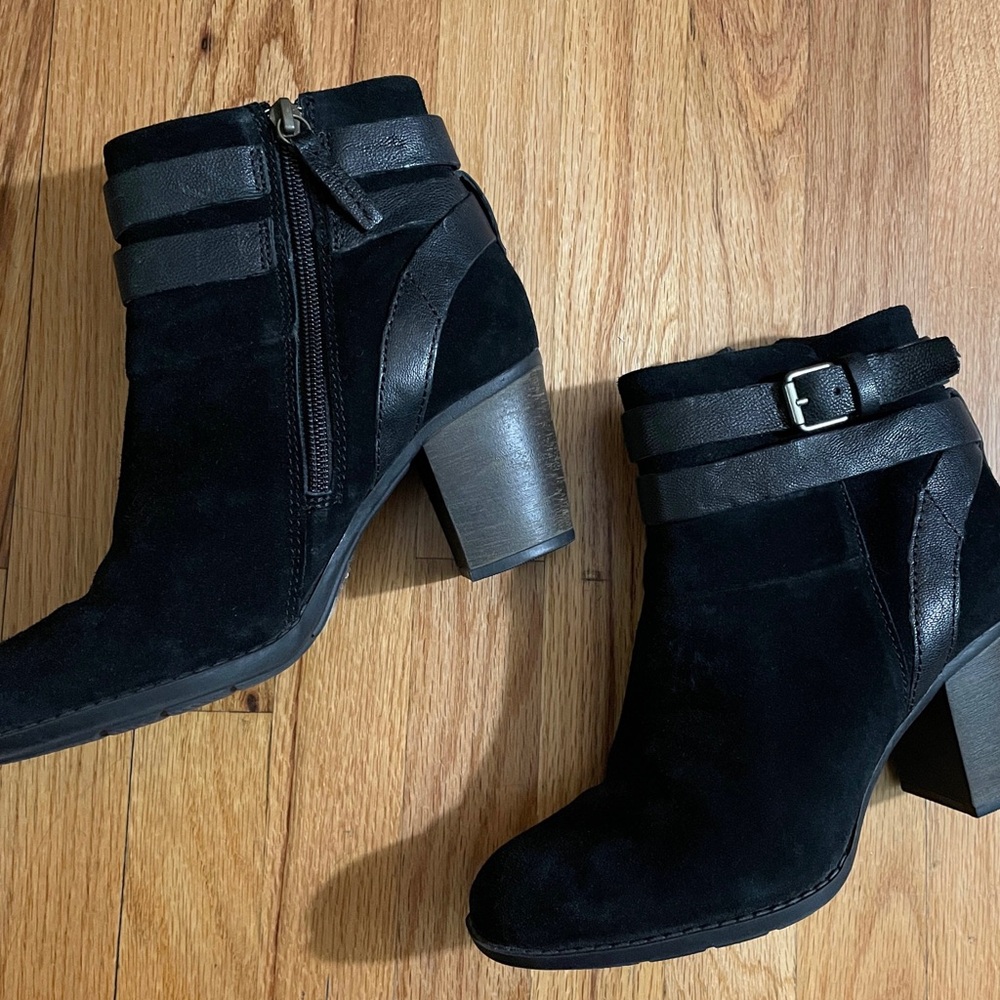 Black Clark’s Suede Ankle Boots, size 7 Perfect condition.